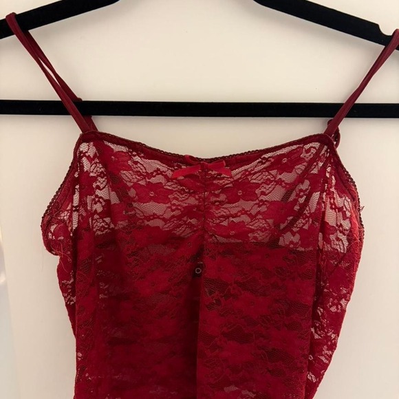 Motel Rocks Tops - Red lace cami